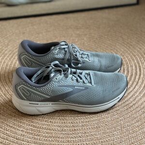 Brooks Men's Gray Running Shoes